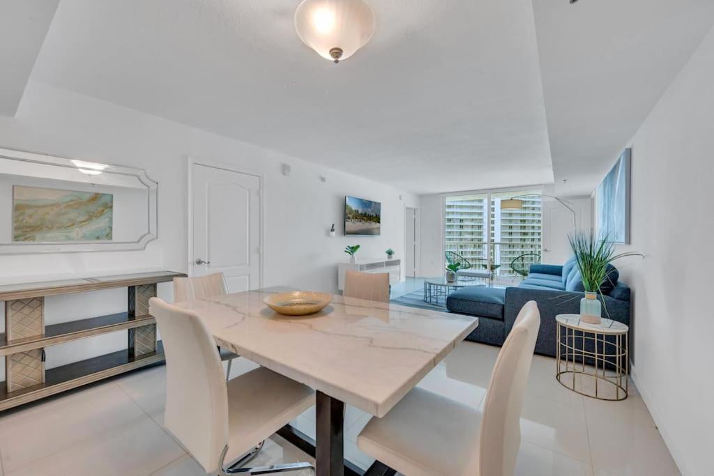 Luxurious Private Unit With Parking Apartment Miami Exterior photo
